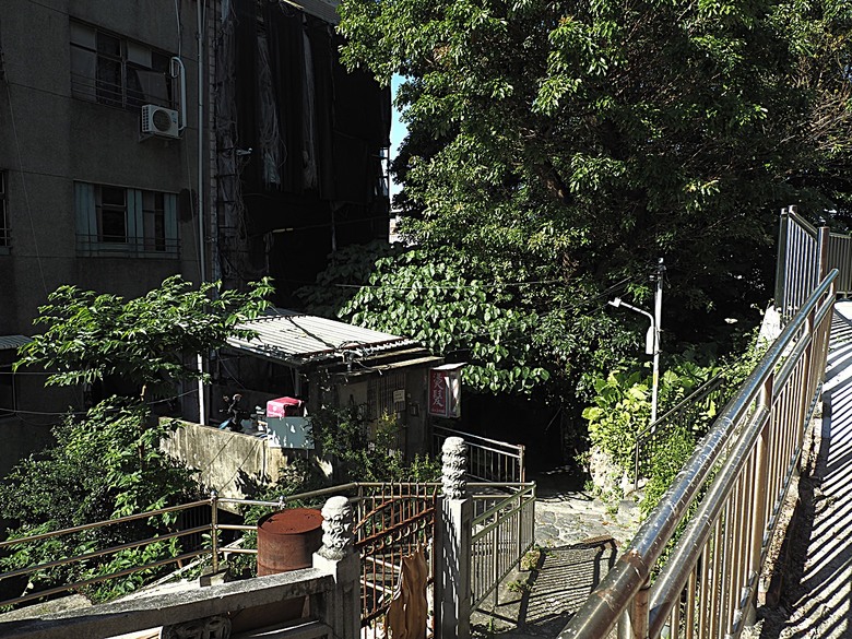 【小惡魔金龍踏春】鄞山寺(汀州會館)、龍山寺、清水巖、福佑宮、重建街、日本警官宿舍、滬尾小學校禮堂，附掛真理街阿給 — 淡水古蹟一日行旅 上半場