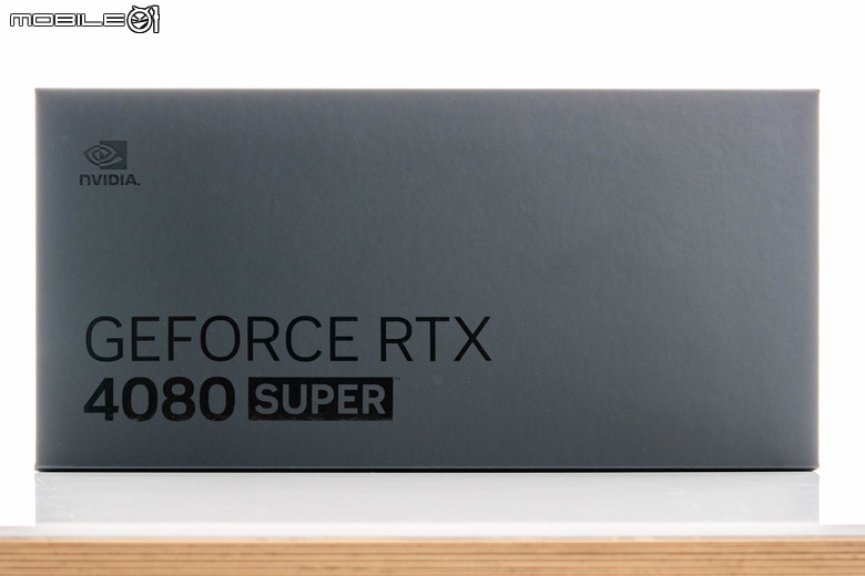 NVIDIA GeForce RTX 4080 Super FE 創始版顯示卡開箱實測 以黑化設計打造差異化升級感受