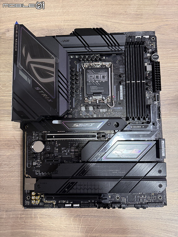 點我看大圖 ROG STRIX 主流好板 Z790-F GAMING WIFI II 規格再強化