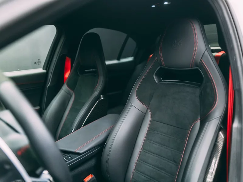 全球只有10台的Alfa Romeo Giulia QV賽車版 即將在RM蘇富比拍賣!