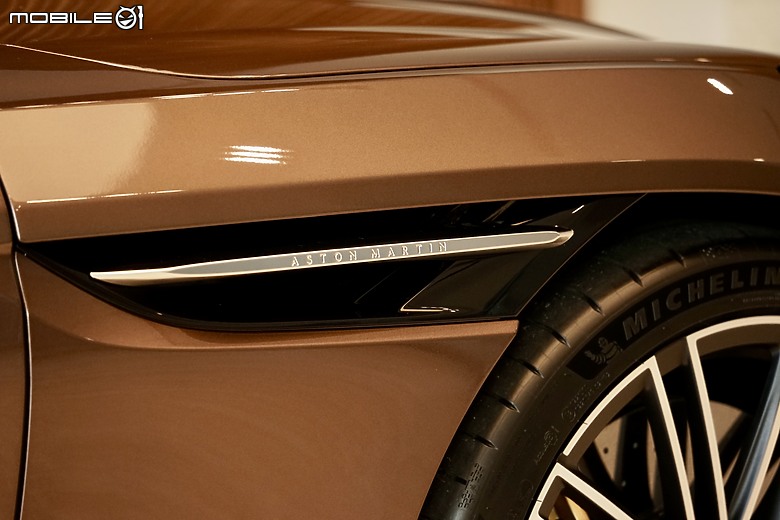 【國內新訊】演繹另一種美!Aston Martin DB12 Volante敞篷版國內發表自1388萬元起!