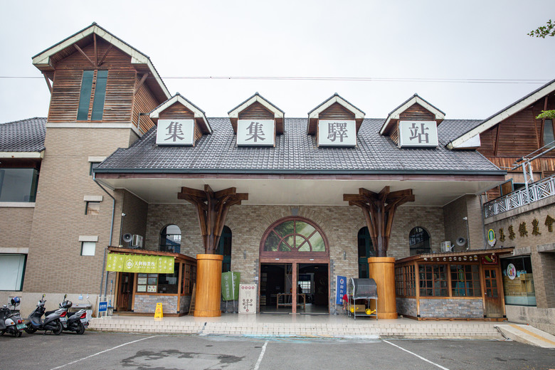 南投水里賞櫻｜集集車站與驛站、八張牛肉麵、阿本農場櫻花園、蠻荒咖啡