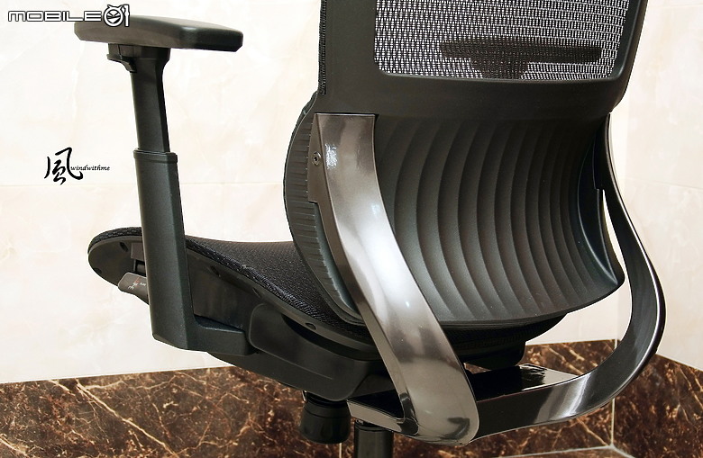 功能與質感為特色 - Power Master GM37系列人體工學椅分享