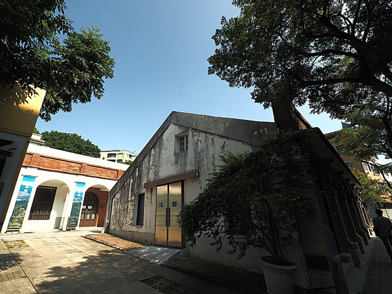 【小惡魔金龍踏春】 淡水街長多田榮吉故居、藝術工坊、德忌利士洋行、榕堤餐廳、淡水禮拜堂、滬尾偕醫館、公司田溪程氏古厝,附掛淡海輕軌搭乘紀錄 — 淡水古蹟一日行旅 下半場