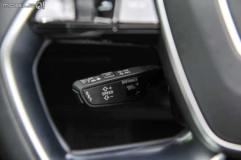 Audi Q8 e-tron 55 quattro 試駕|續航力有感提升、質感再進化!