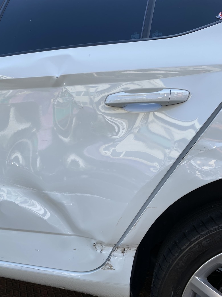 fabia被貨車撞，只有第三責任險，該怎麼處理
