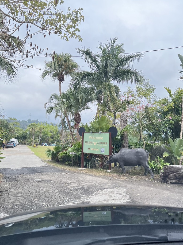 懶人露營簡易開箱｜ 苗栗斑比跳跳頂級豪華露營