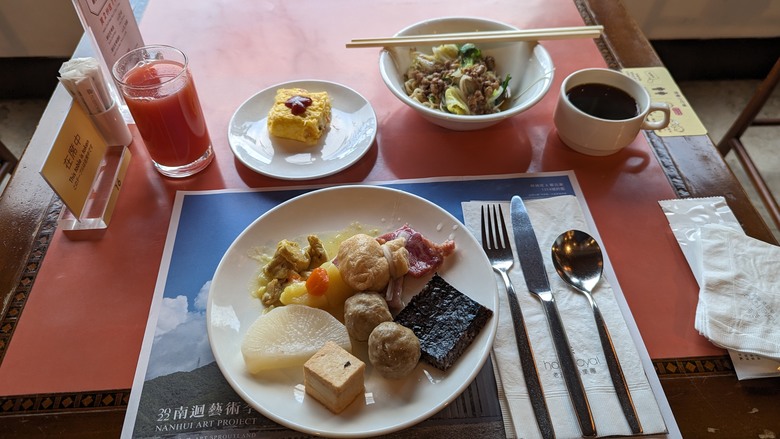 2024, 我們家的四天三夜花東行 - Day3 知本老爺設施介紹 / 那魯灣餐廳早餐 / 老東台老米苔目 / 煙波太魯閣山闊館 / 漫饗食堂晚餐