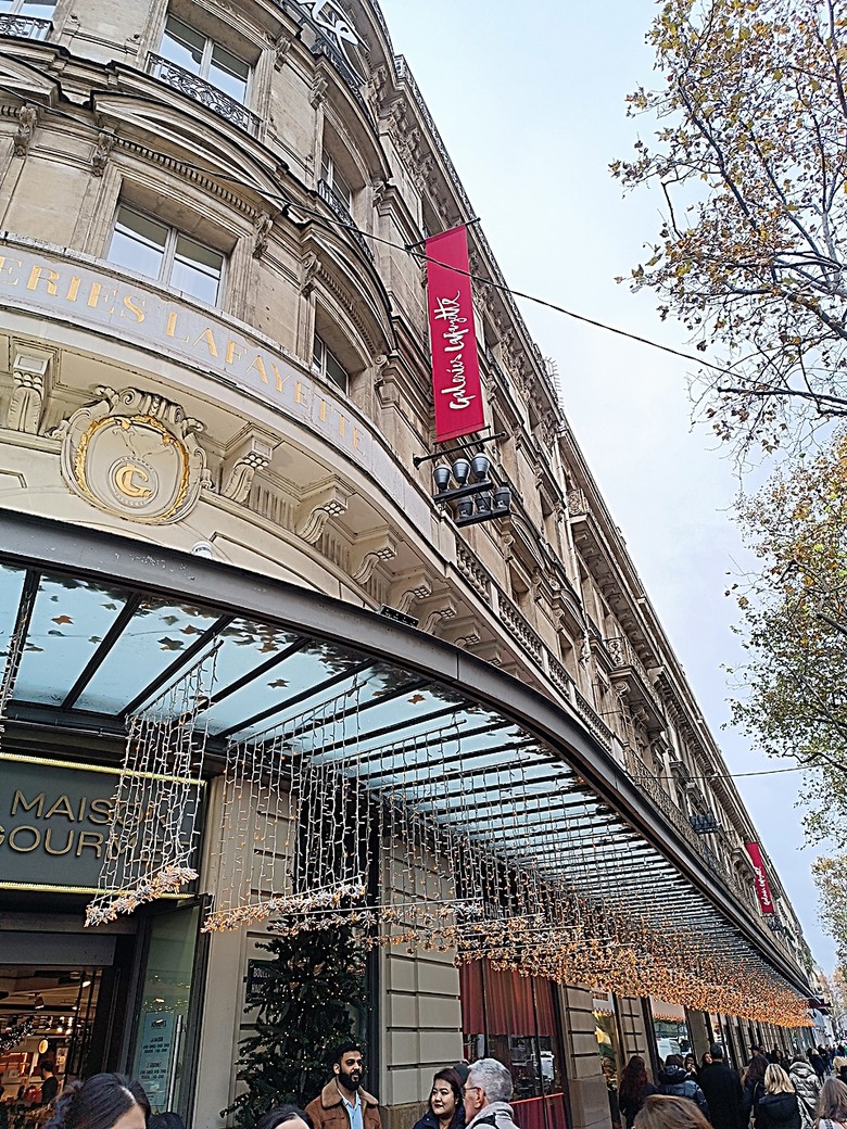 塞納河遊船 (Bateaux-Mouches) 與 羅浮宮(Musée du Louvre)，外掛地窖內享用法式烤田螺與鴨胸 — 世界文化遺產 之 巴黎，塞纳河畔(Paris, Banks of the Seine) — 2023年冬季歐洲行旅 第六部