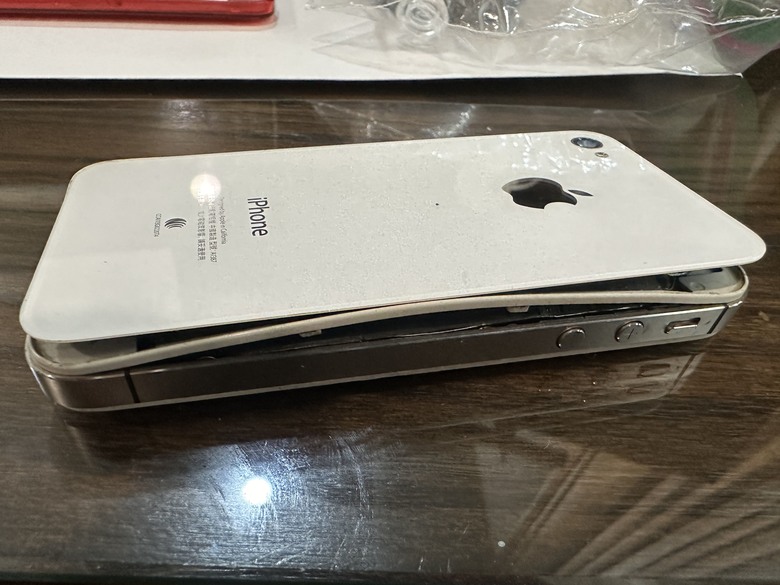 12年老手機 iPhone 4S 更換電池復活記!