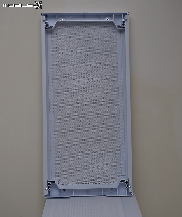 點我看大圖 主流規格到位 SuperChannel 視博通 LAI099 ARGB W 開箱