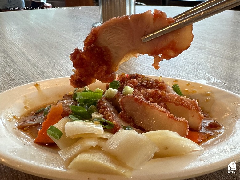 點我看大圖 嘉義東區|噴水雞肉飯(小雅旗艦店)_沒看過這麼大間的火雞肉飯店