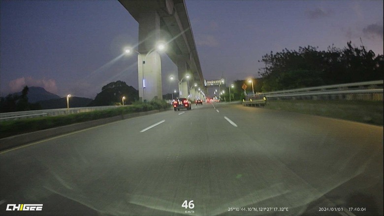 [車用部品] AKEEYO 安心教練 AIO-5 Lite 摩托車用 車機Carplay：行車紀錄器、測速提醒、BSD盲區監測、胎壓偵測