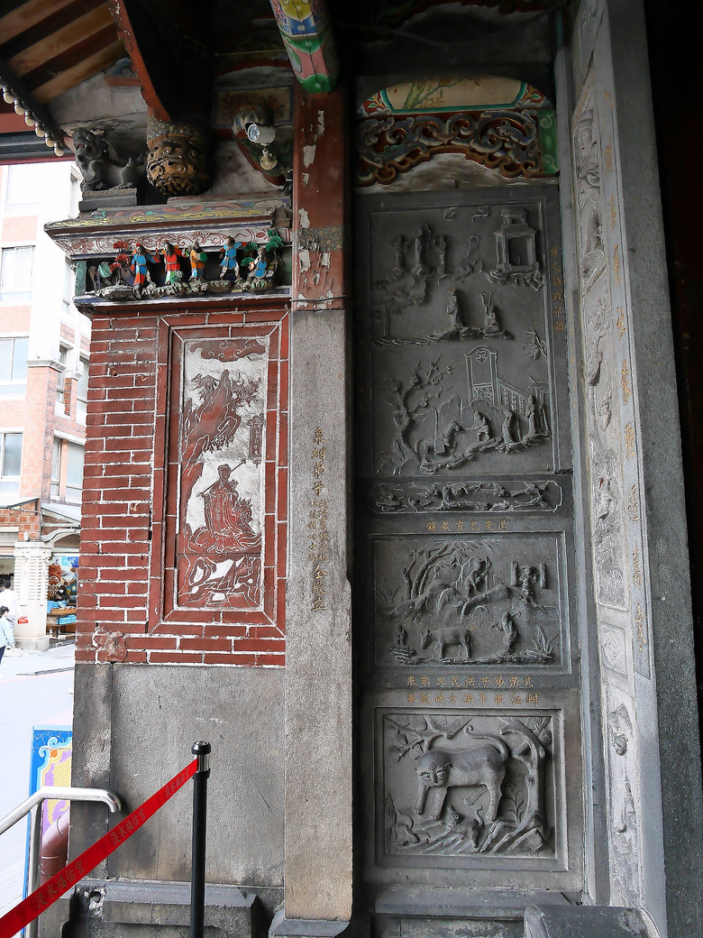 【小惡魔金龍踏春】鄞山寺(汀州會館)、龍山寺、清水巖、福佑宮、重建街、日本警官宿舍、滬尾小學校禮堂，附掛真理街阿給 — 淡水古蹟一日行旅 上半場