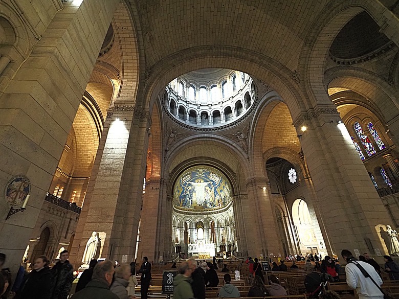 艾菲爾鐵塔(Tour Eiffel)、蒙馬特(Montmartre)、聖心堂(Basilique du Sacré-Cœur de Montmartre),外掛拉法葉百貨 巴黎奧斯曼旗艦店(Galeries Lafayette Haussmann)、莎瑪麗丹百貨(La Samaritaine) — 引領流行的時尚與藝術之都 — 2023年冬季歐洲行旅 第九部