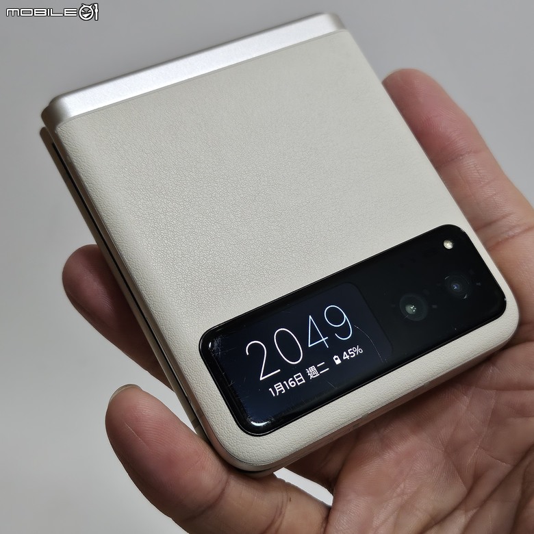 [開箱］🥰超美摺疊機 Motorola Razr 40 白色開箱與實拍成像分享