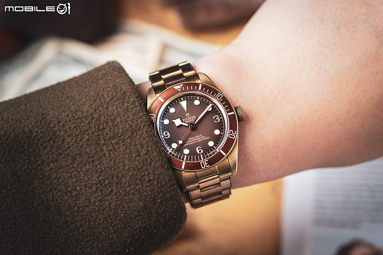 溫潤而內斂的存在 TUDOR Black Bay 79012M 帝舵 青銅腕表