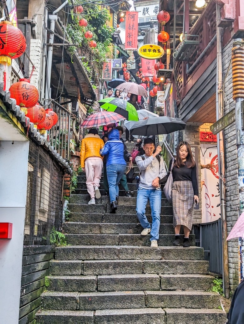 舊車維修換新車體驗,開Astra的雨中山城一日遊