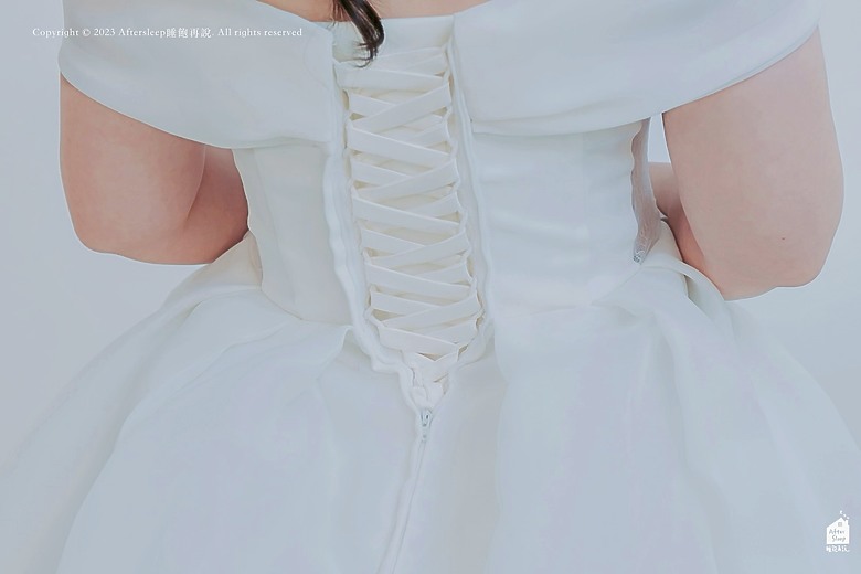 點我看大圖 高雄艾絲特手工婚紗試穿分享_隱藏版寶藏婚紗工作室!中大尺碼也能有不將就的美