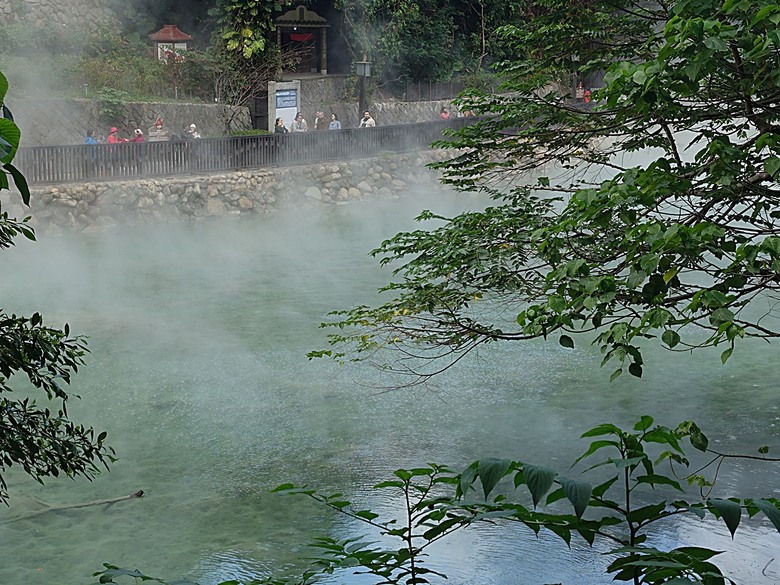 北投溫泉博物館、梅亭旅客服務中心、北投公民會館、普濟寺、地熱谷、凱達格蘭文化館、北投公園、北投圖書館、前日軍衛戍醫院北投分院 — 北投公園週邊冬季散策