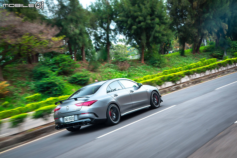 Mercedes-AMG CLA 45 S 4MATIC+小改款試駕|成熟科技加持,三年後再見依然如此誘人!