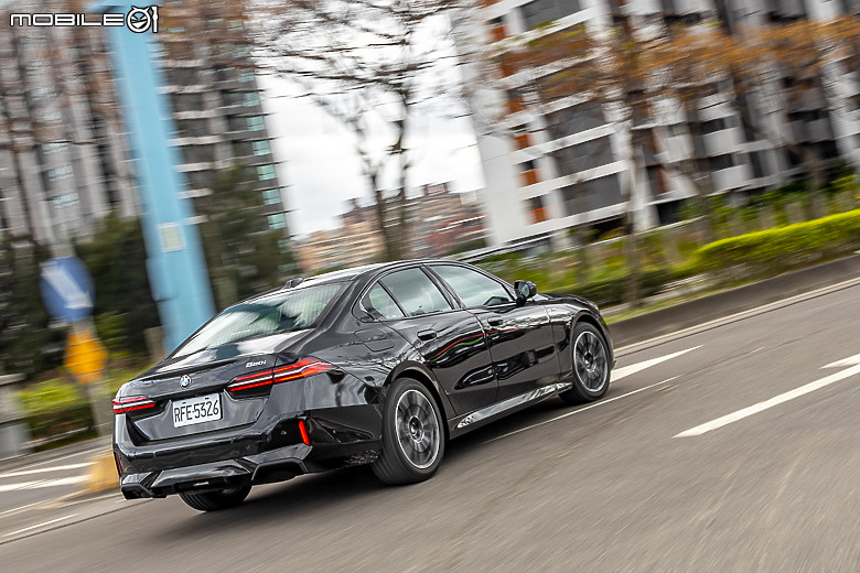 BMW 520i M Sport 試駕｜有史以來最舒適的五系列！