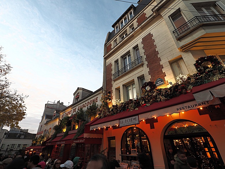 艾菲爾鐵塔(Tour Eiffel)、蒙馬特(Montmartre)、聖心堂(Basilique du Sacré-Cœur de Montmartre),外掛拉法葉百貨 巴黎奧斯曼旗艦店(Galeries Lafayette Haussmann)、莎瑪麗丹百貨(La Samaritaine) — 引領流行的時尚與藝術之都 — 2023年冬季歐洲行旅 第九部