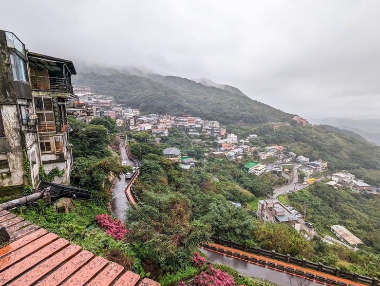舊車維修換新車體驗,開Astra的雨中山城一日遊