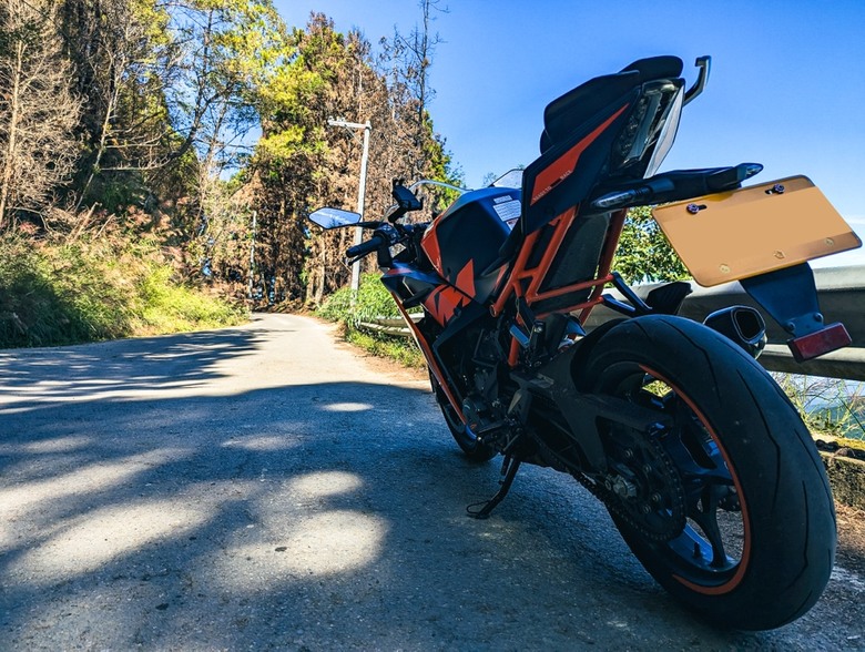 閒暇時，我最愛騎著RC390往山上獨跑