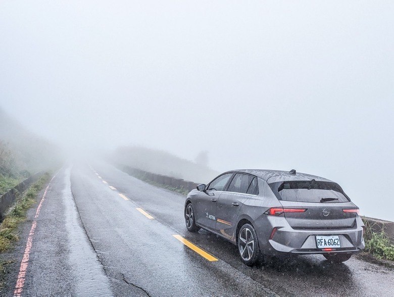 舊車維修換新車體驗,開Astra的雨中山城一日遊