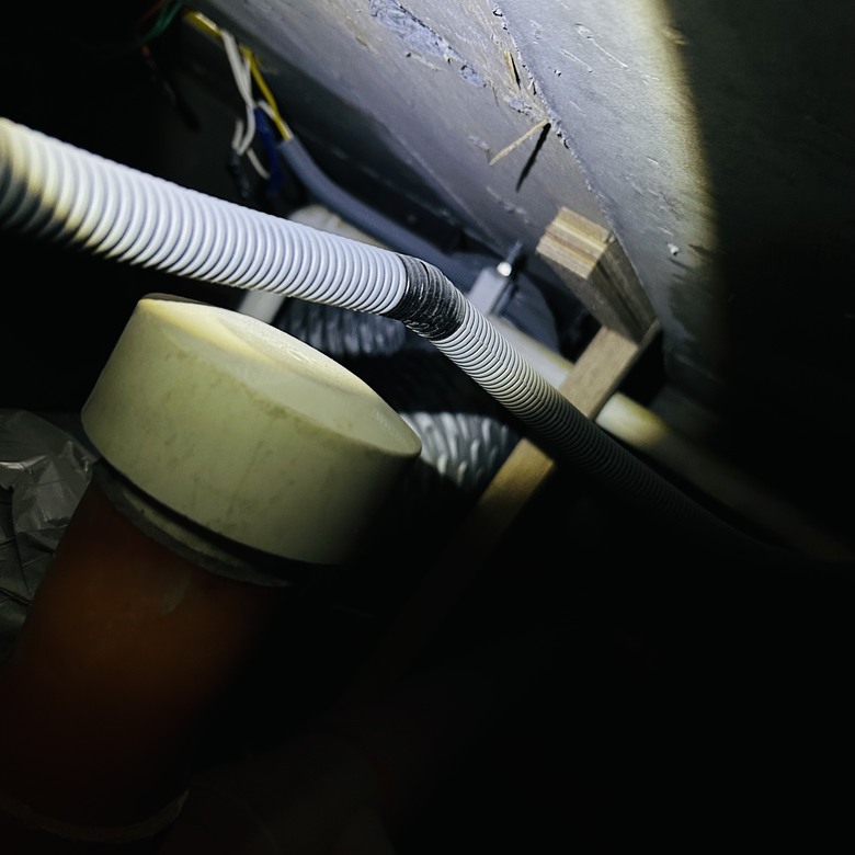 吸氣閥問題導致臭味
