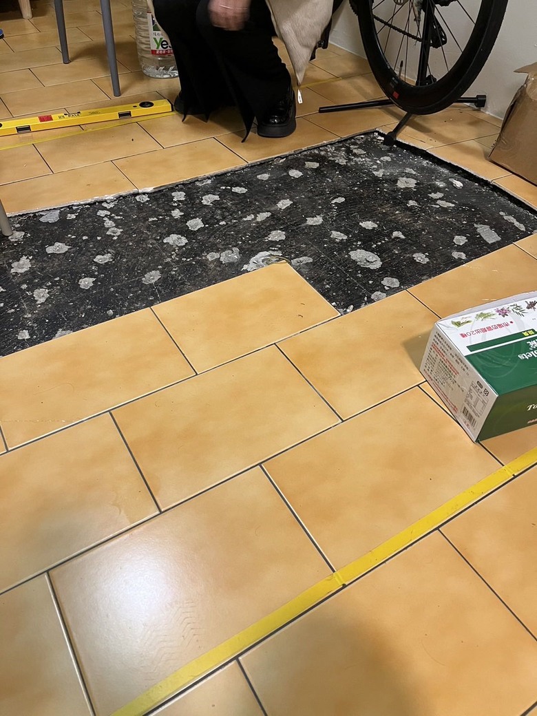 地磚破裂，拆除後能否不動泥作直接鋪木地板？