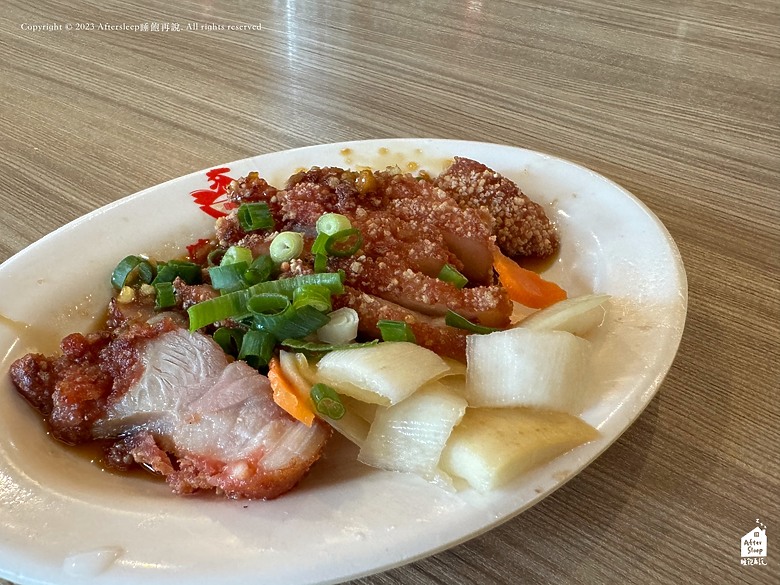 點我看大圖 嘉義東區|噴水雞肉飯(小雅旗艦店)_沒看過這麼大間的火雞肉飯店