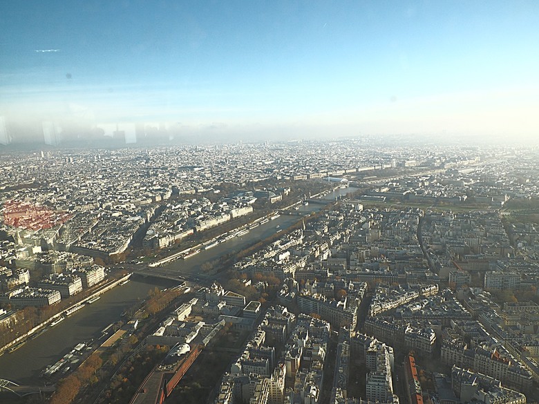 艾菲爾鐵塔(Tour Eiffel)、蒙馬特(Montmartre)、聖心堂(Basilique du Sacré-Cœur de Montmartre)，外掛拉法葉百貨 巴黎奧斯曼旗艦店(Galeries Lafayette Haussmann)、莎瑪麗丹百貨(La Samaritaine) — 引領流行的時尚與藝術之都 — 2023年冬季歐洲行旅 第九部