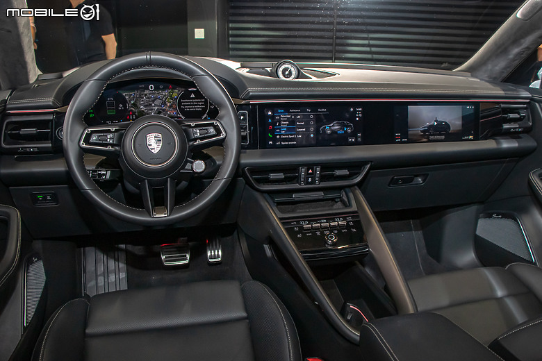 加入純電戰局,內外全面革新!Porsche Macan 大改款新加坡首發直擊!