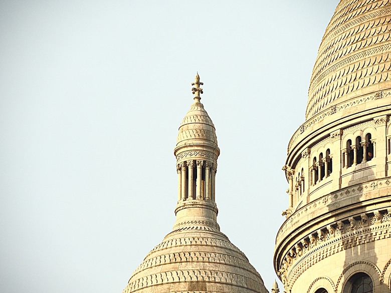 艾菲爾鐵塔(Tour Eiffel)、蒙馬特(Montmartre)、聖心堂(Basilique du Sacré-Cœur de Montmartre)，外掛拉法葉百貨 巴黎奧斯曼旗艦店(Galeries Lafayette Haussmann)、莎瑪麗丹百貨(La Samaritaine) — 引領流行的時尚與藝術之都 — 2023年冬季歐洲行旅 第九部