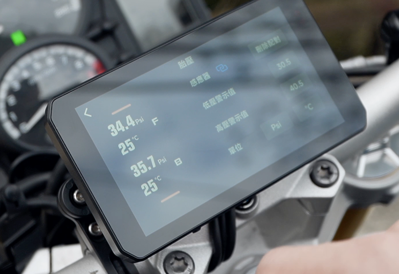 【開箱】安心教練｜AKEEYO AIO-5 LITE CARPLAY+盲區偵測｜機車行車記錄器｜機車CARPLAY