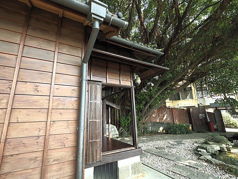 【小惡魔金龍踏春】 淡水街長多田榮吉故居、藝術工坊、德忌利士洋行、榕堤餐廳、淡水禮拜堂、滬尾偕醫館、公司田溪程氏古厝,附掛淡海輕軌搭乘紀錄 — 淡水古蹟一日行旅 下半場