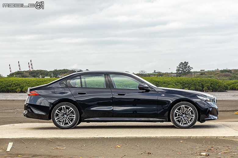 BMW 520i M Sport 試駕｜有史以來最舒適的五系列！