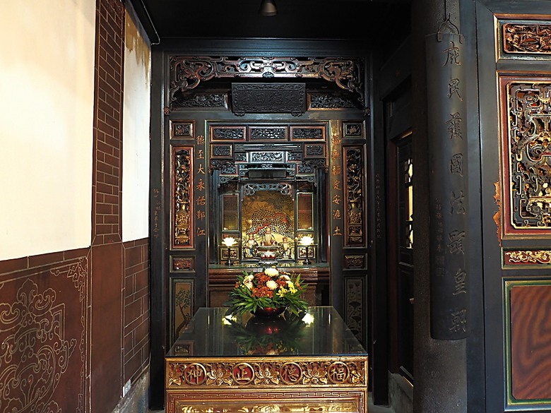 【小惡魔金龍踏春】鄞山寺(汀州會館)、龍山寺、清水巖、福佑宮、重建街、日本警官宿舍、滬尾小學校禮堂,附掛真理街阿給 — 淡水古蹟一日行旅 上半場
