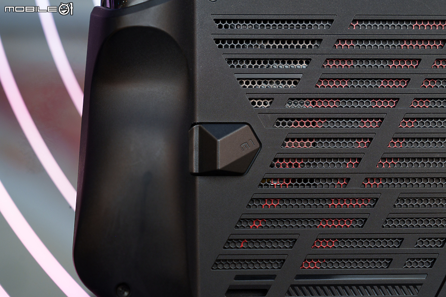 【CES2024】MSI CLAW 遊戲掌機動手玩 操作手感佳，效能與續航讓人期待！
