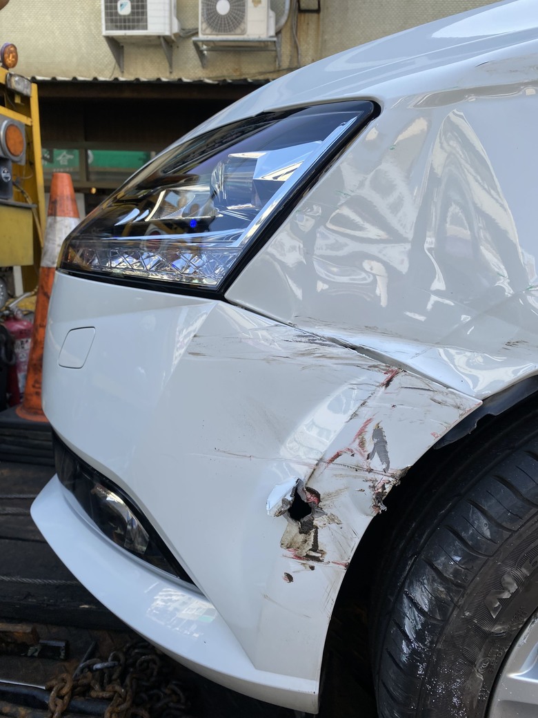 fabia被貨車撞，只有第三責任險，該怎麼處理