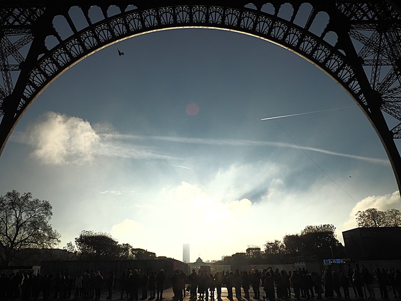 艾菲爾鐵塔(Tour Eiffel)、蒙馬特(Montmartre)、聖心堂(Basilique du Sacré-Cœur de Montmartre),外掛拉法葉百貨 巴黎奧斯曼旗艦店(Galeries Lafayette Haussmann)、莎瑪麗丹百貨(La Samaritaine) — 引領流行的時尚與藝術之都 — 2023年冬季歐洲行旅 第九部