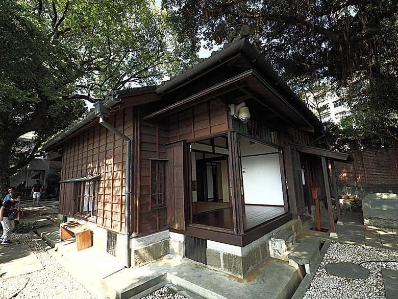 【小惡魔金龍踏春】 淡水街長多田榮吉故居、藝術工坊、德忌利士洋行、榕堤餐廳、淡水禮拜堂、滬尾偕醫館、公司田溪程氏古厝,附掛淡海輕軌搭乘紀錄 — 淡水古蹟一日行旅 下半場