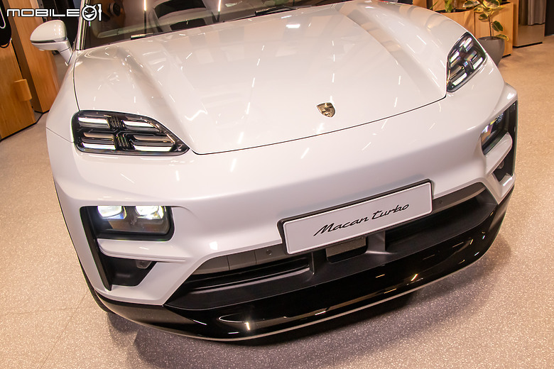 加入純電戰局,內外全面革新!Porsche Macan 大改款新加坡首發直擊!