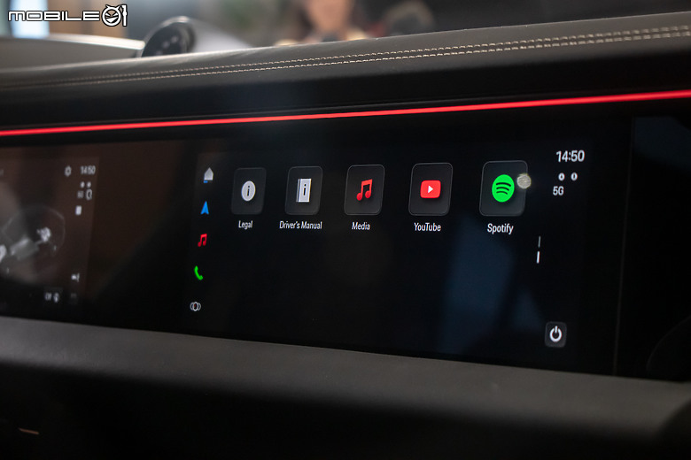 加入純電戰局,內外全面革新!Porsche Macan 大改款新加坡首發直擊!