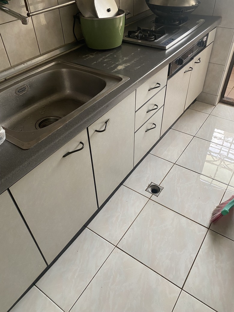 請問，排水管塞住