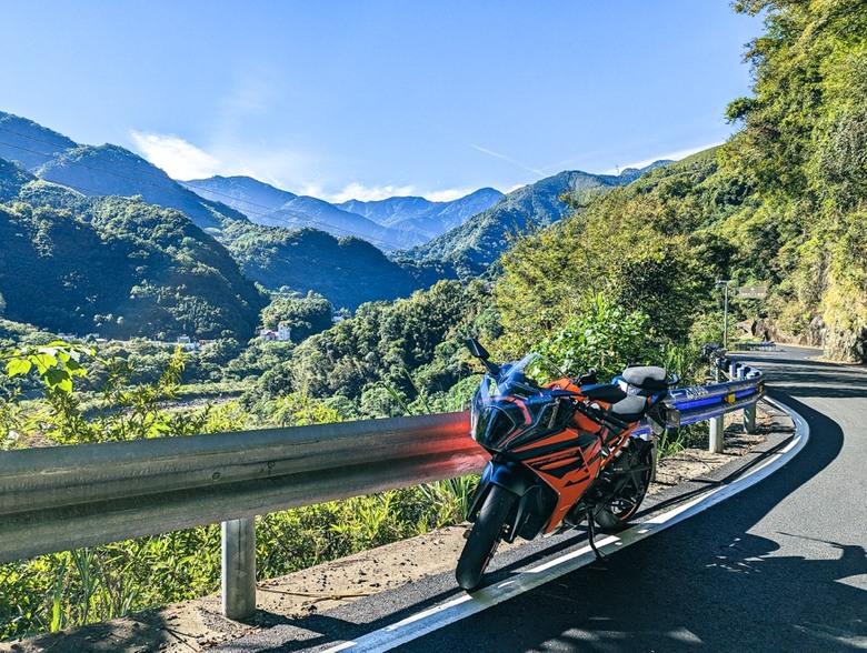 閒暇時，我最愛騎著RC390往山上獨跑