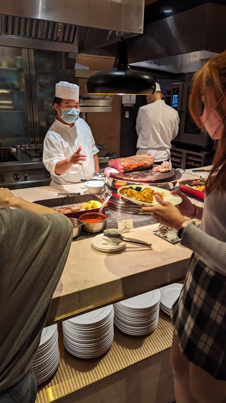 雙北一日遊 - 美福大飯店彩匯自助餐 / 三重一村大石曉規特展