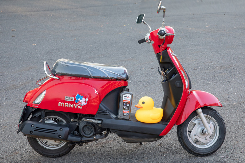 真油你的 ~ IGOL SCOOT PERFORMANCE 4T 機油，讓我的小機車更加古溜順暢！
